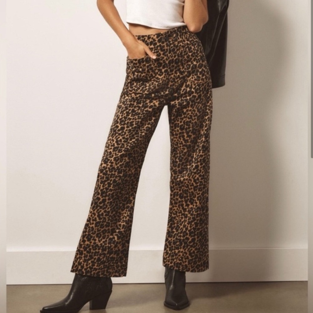 NWT. Anthropologie Leopard Colette Wide Leg High Rise Jeans. NEW